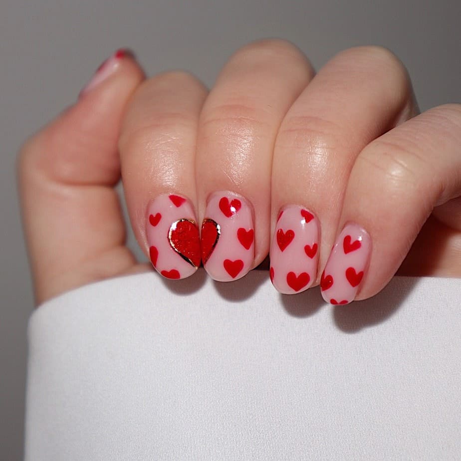 Red love heart nails - Scratch Magazine Red love heart nails - Scratch Magazine