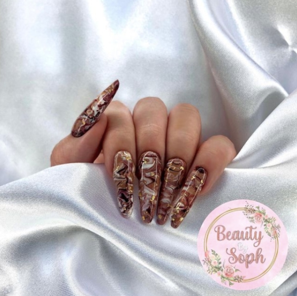 Brown nails - Scratch Magazine Brown nails - Scratch Magazine