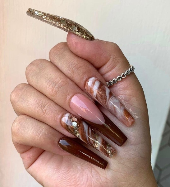 Brown nails - Scratch Magazine Brown nails - Scratch Magazine