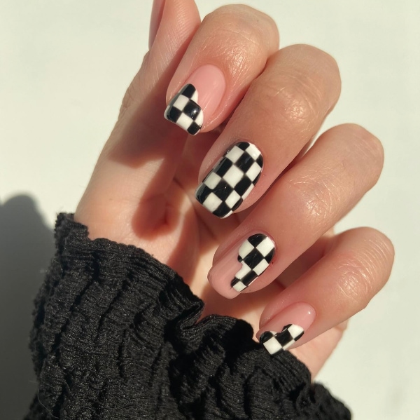 Checkerboard Pattern Nails Checkerboard nails - Scratch Magazine